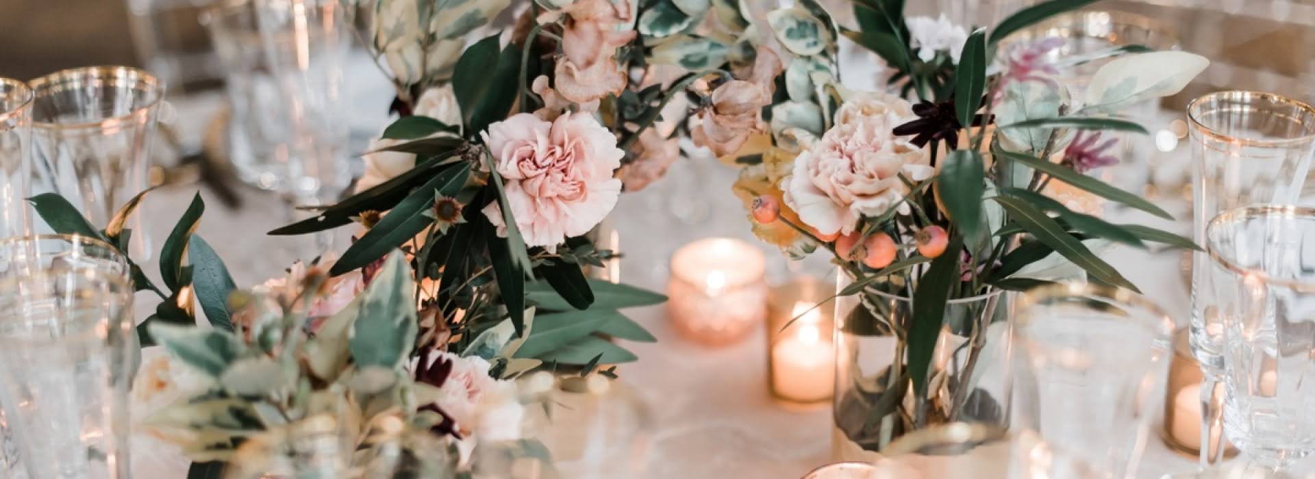 Свадьба бохо цветочные настольные композиции