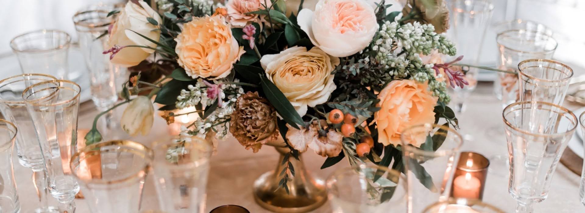 Свадьба бохо цветочные настольные композиции