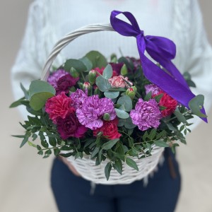 Букет дня в корзине Малинка