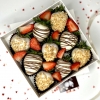 Клубника в белом шоколаде микс 9 шт