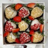 Клубника в шоколаде малина и вафельная крошка 9 шт