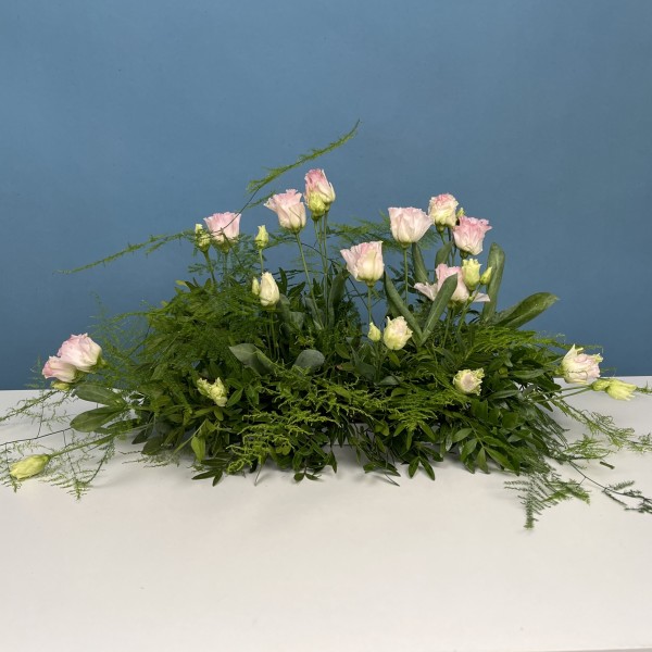 Настольная композиция Первые цветы