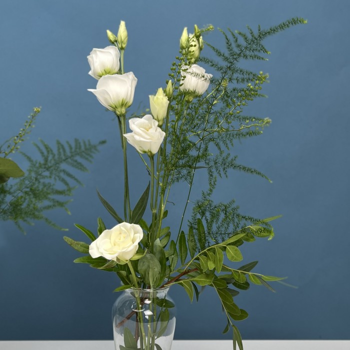 Настольные композиции из четырех ваз теплый ветерок