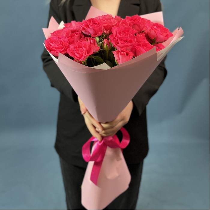 11 кустовых роз Белла Линда Цериз 60 см