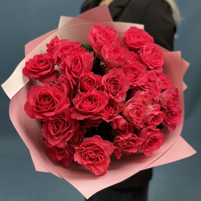 11 кустовых роз Белла Линда Цериз 60 см