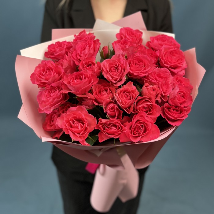 11 кустовых роз Белла Линда Цериз 60 см