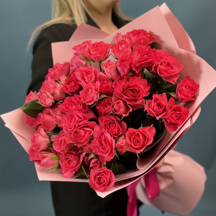 15 кустовых роз Белла Линда Цериз 60 см