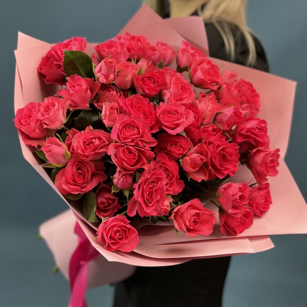 15 кустовых роз Белла Линда Цериз 60 см