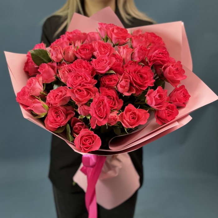 15 кустовых роз Белла Линда Цериз 60 см