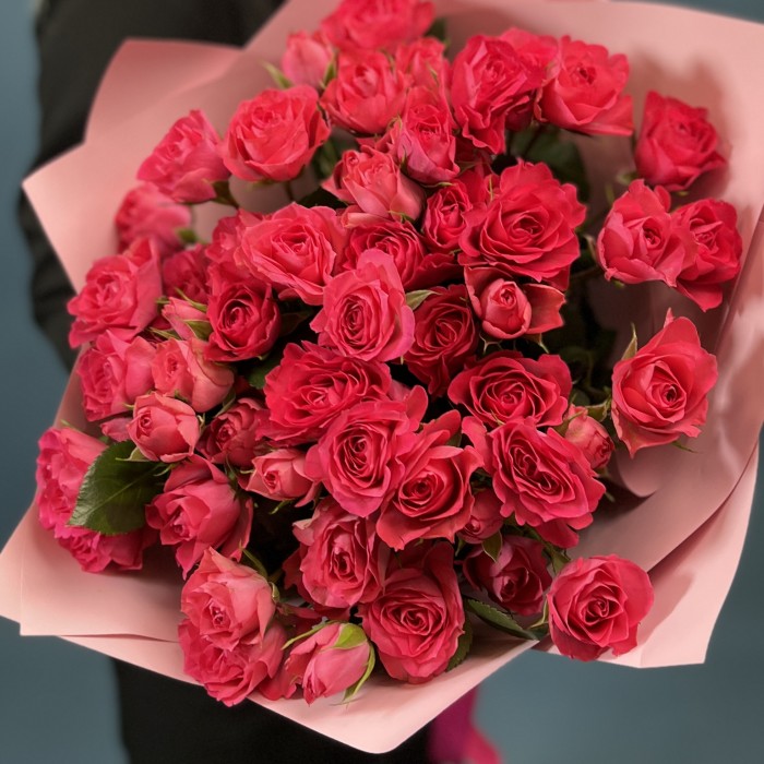 15 кустовых роз Белла Линда Цериз 60 см