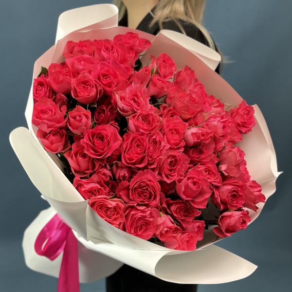 25 кустовых роз Белла Линда Цериз 60 см