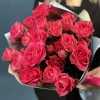 7 кустовых роз Белла Линда Цериз 60 см