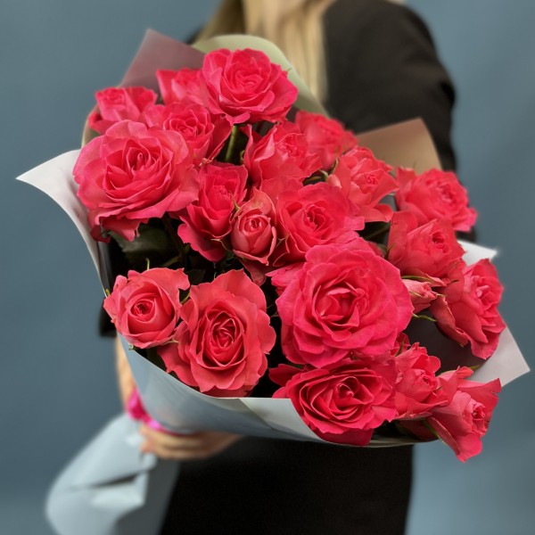 7 кустовых роз Белла Линда Цериз 60 см