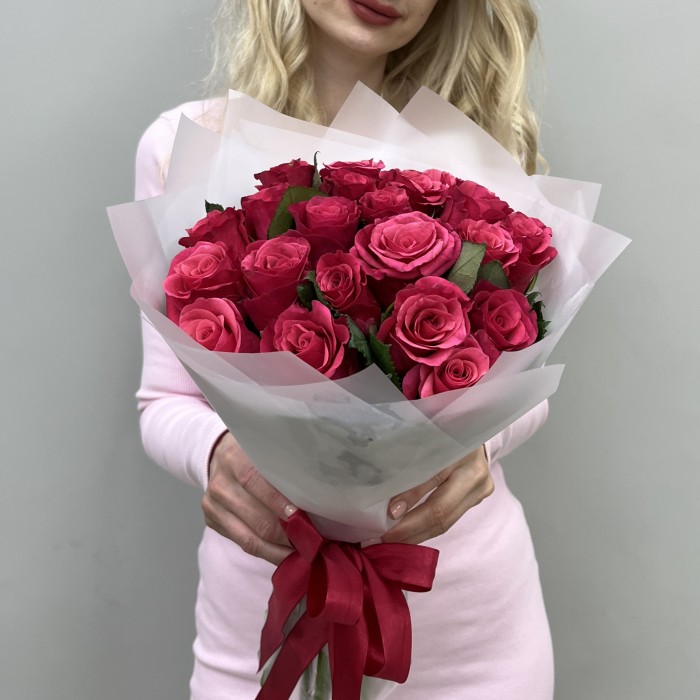 21 малиновая роза Такаци 40 см