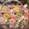 35 нежных кустовых и пионовидных роз в корзине MIX
