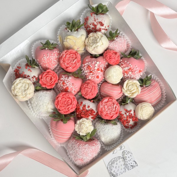 Клубника в шоколаде цветущий сад 16 ягод