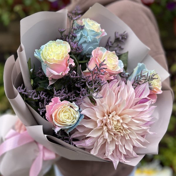 Букет девушке на день рождения