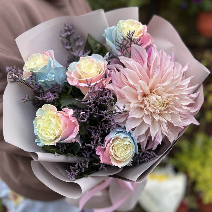 Букет девушке на день рождения