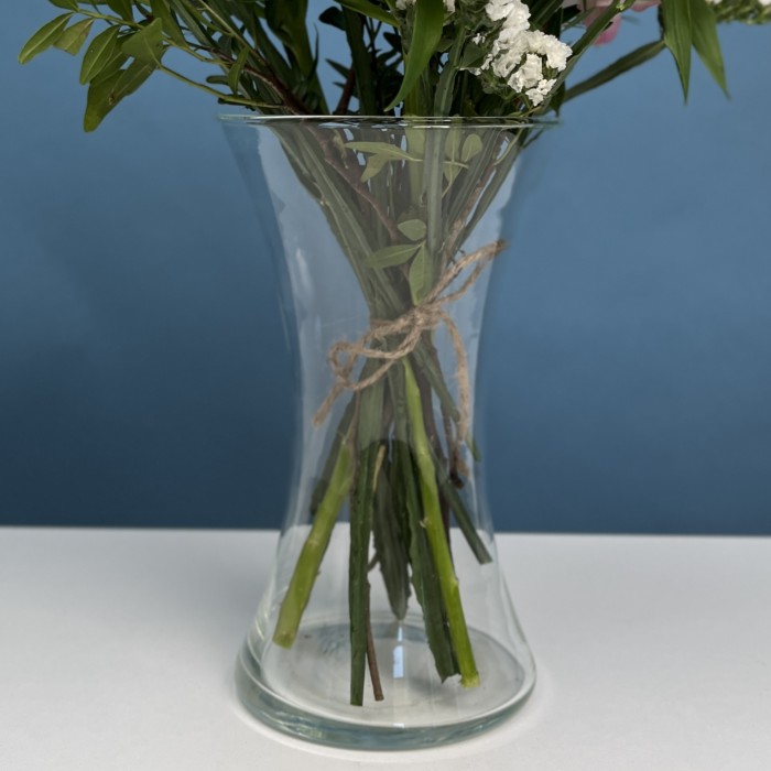 Интерьерный бело-розовый букет в вазе