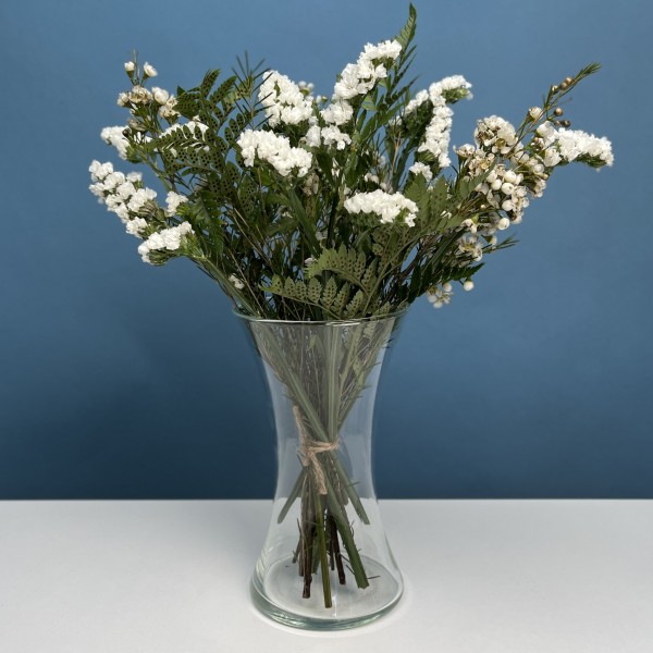 Интерьерный белый букет в вазе