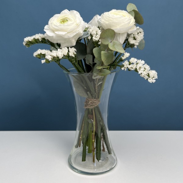 Интерьерный букет с белыми Ранункулюсами в вазе