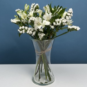 Интерьерный нежный букет в вазе