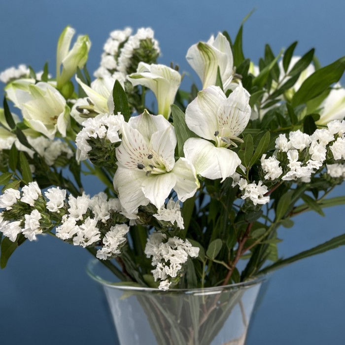 Интерьерный нежный букет в вазе