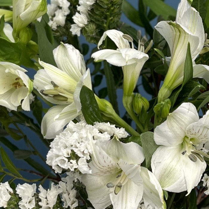 Интерьерный нежный букет в вазе