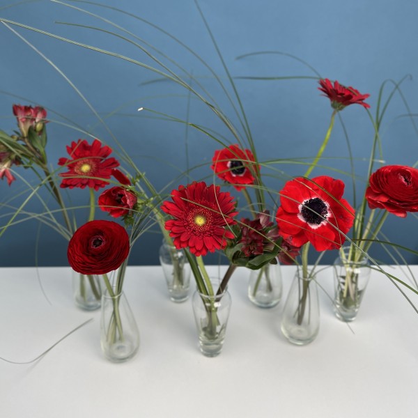 Настольная композиция из семи ваз Алая свадьба