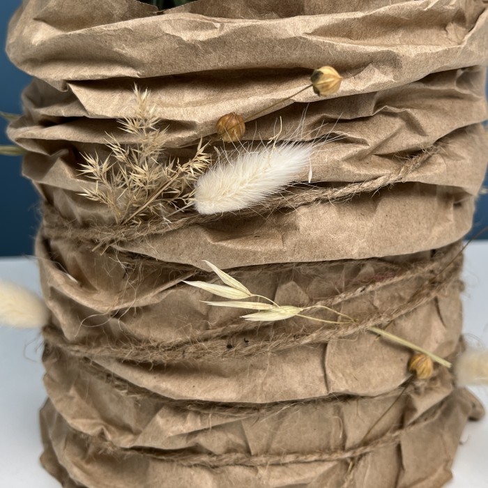 Настольная композиция на ресепшен с белыми цветами