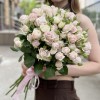 11 нежных кустовых пионовидных роз Энджел Бомбастик 70 см