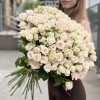 35 кустовых роз Роял Порцелина 70 см