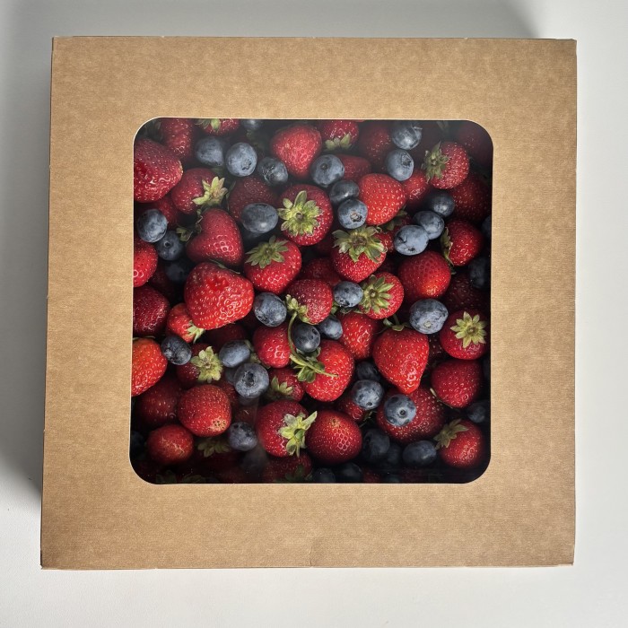 Мега коробка с клубникой и голубикой 1500гр