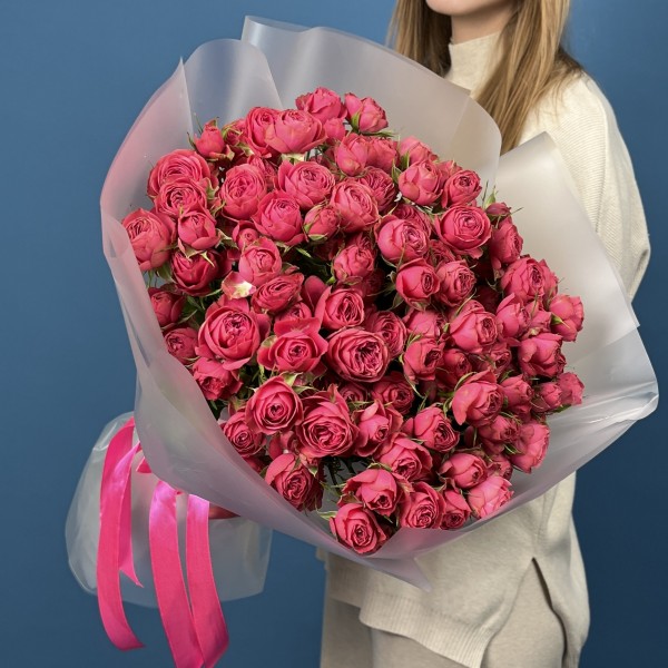 25 кустовых пионовидных малиновых роз Гранд Трендсеттер 40 см