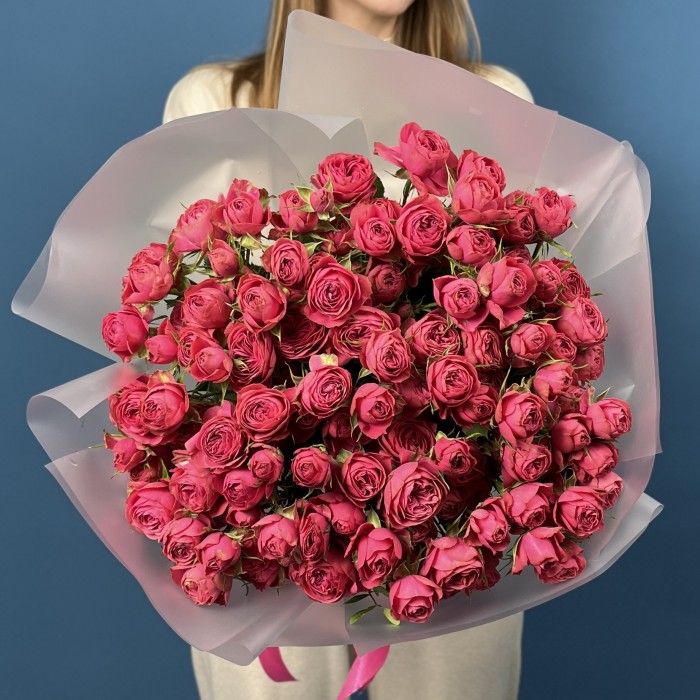 25 кустовых пионовидных малиновых роз Гранд Трендсеттер 40 см