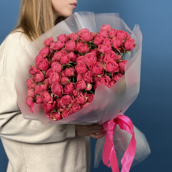 25 кустовых пионовидных малиновых роз Гранд Трендсеттер 40 см