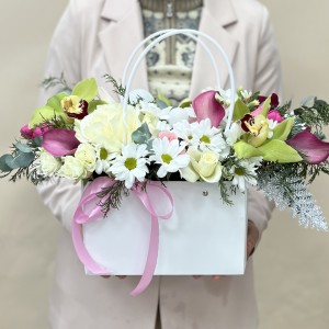 Букет дня в коробке гармония красок