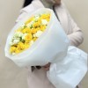 Микс из 25 кустовых желтых и белых роз