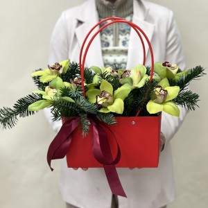 Букет дня в коробке Стильный Сюрприз