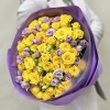 Микс из 25 кустовых желтых и сиреневых роз