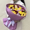 Микс из 31 яркой кустовой розы