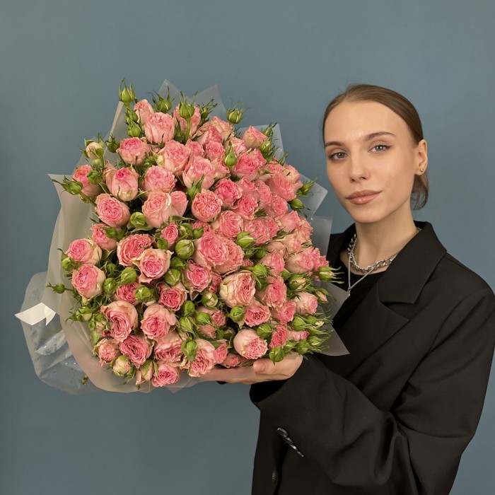 25 кустовых пионовидных роз Фенси Блоссом 50 см