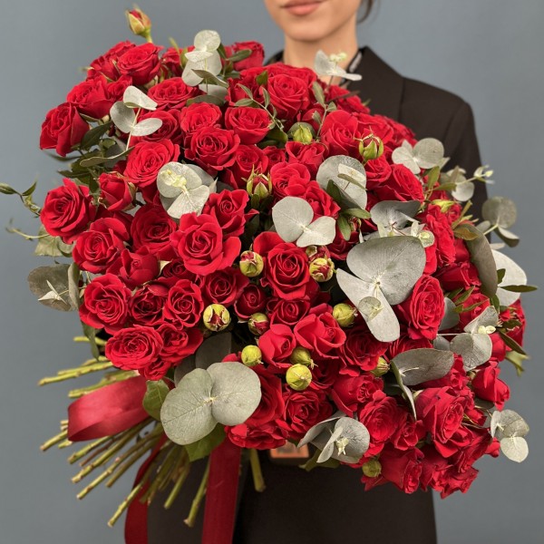 51 кустовая красная роза Рубикон 40 см