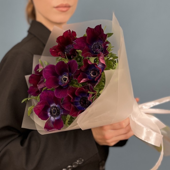 7 фиолетовых анемонов