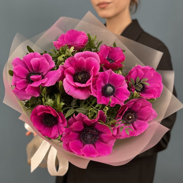 9 малиновых анемонов