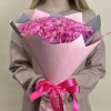 35 розовых роз