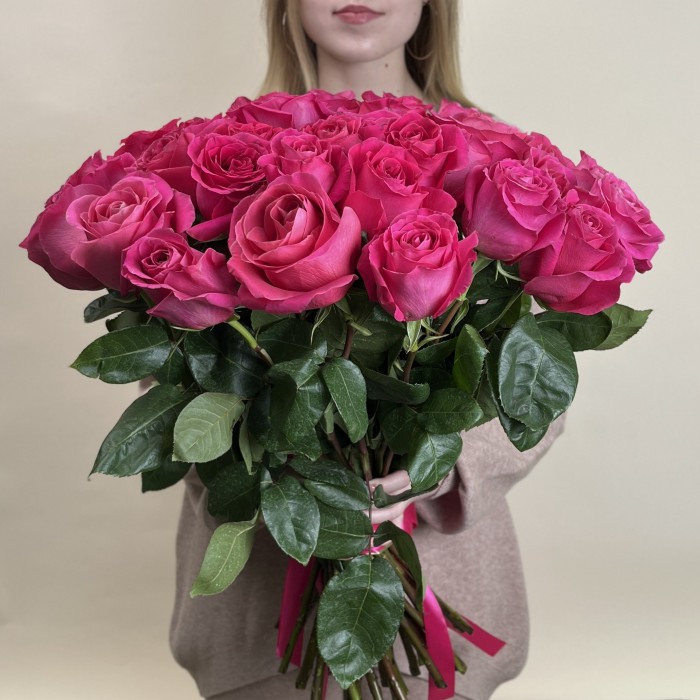 35 малиновых роз Пинк Флойд 60 см