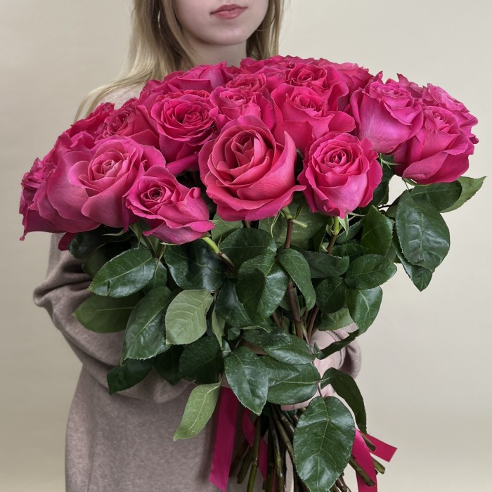 35 малиновых роз Пинк Флойд 60 см