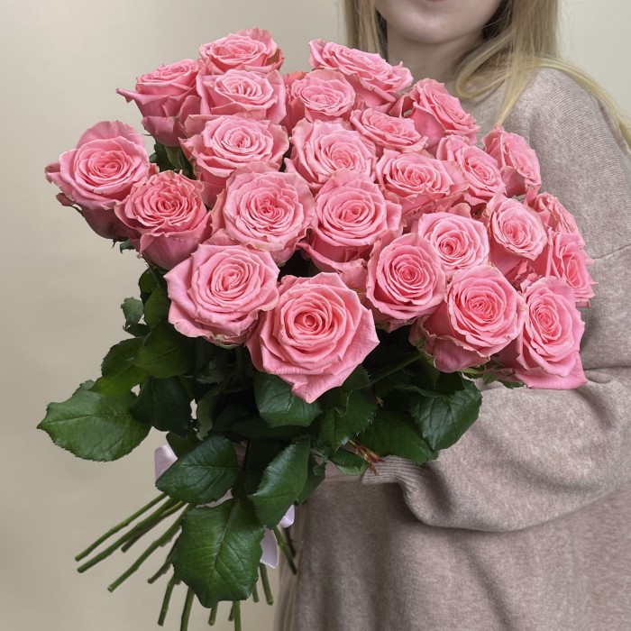 25 пионовидных роз Софи Лорен 60 см