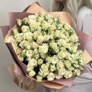 25 кустовых роз Триша 50 см